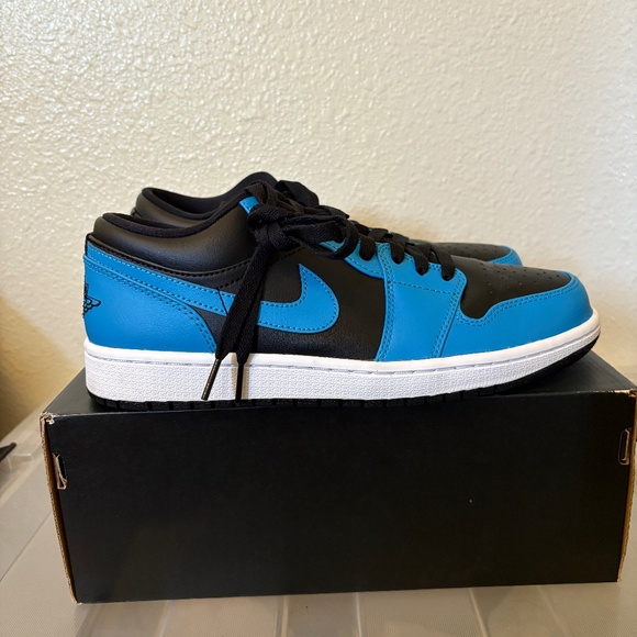 NIKE JORDAN 1 LOW 'LASER BLUE' 553558 410 - Picture 4 of 10